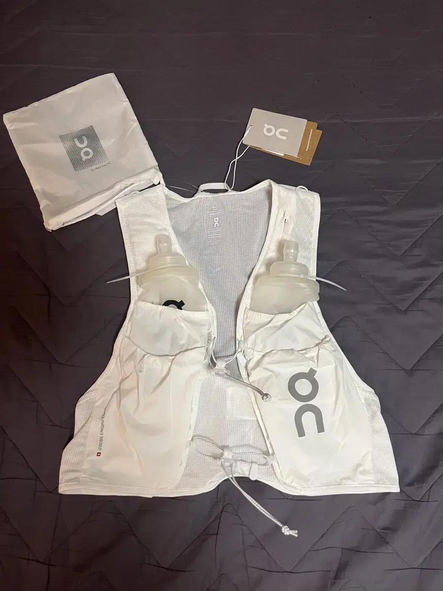 [L] OnRunning on running Ultra Running Vest 5L White New