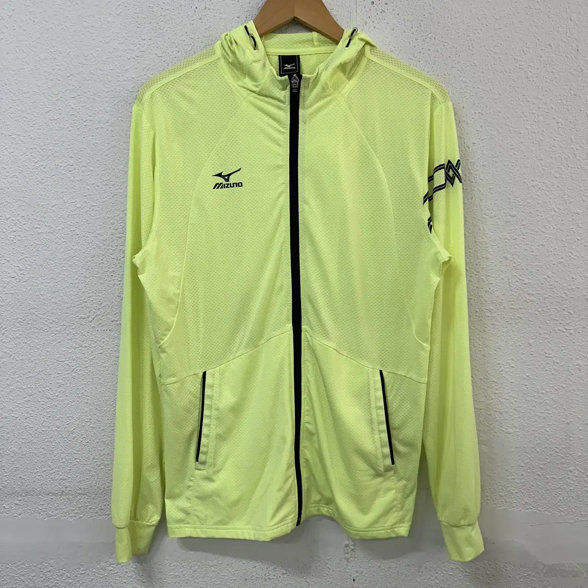 [100] Mizuno fluorescent color tracksuit training hoodie zip-up jacket 0766