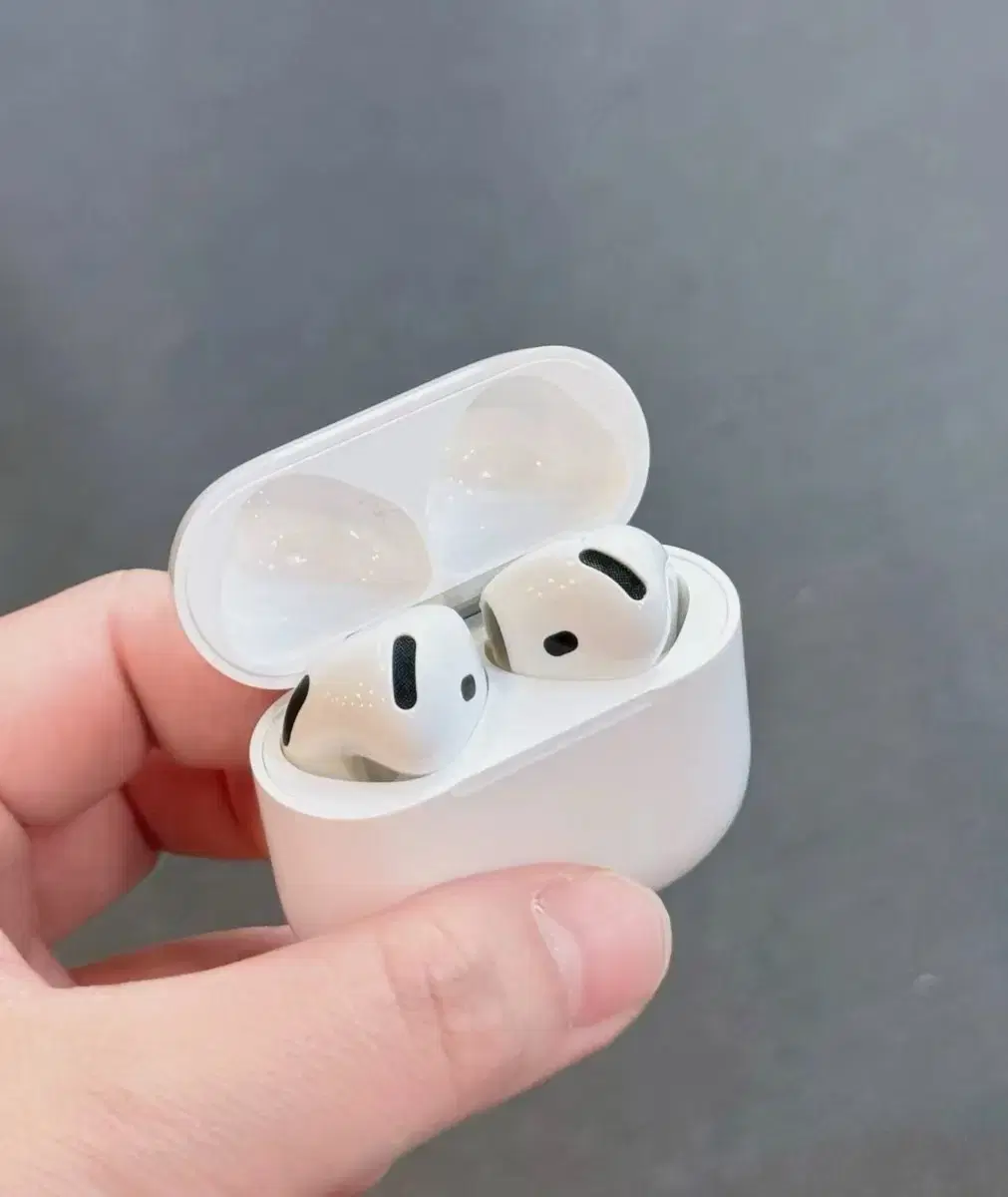 APPLE AIRPODS 4세대 반 인이어 노이즈 감소 헤드폰