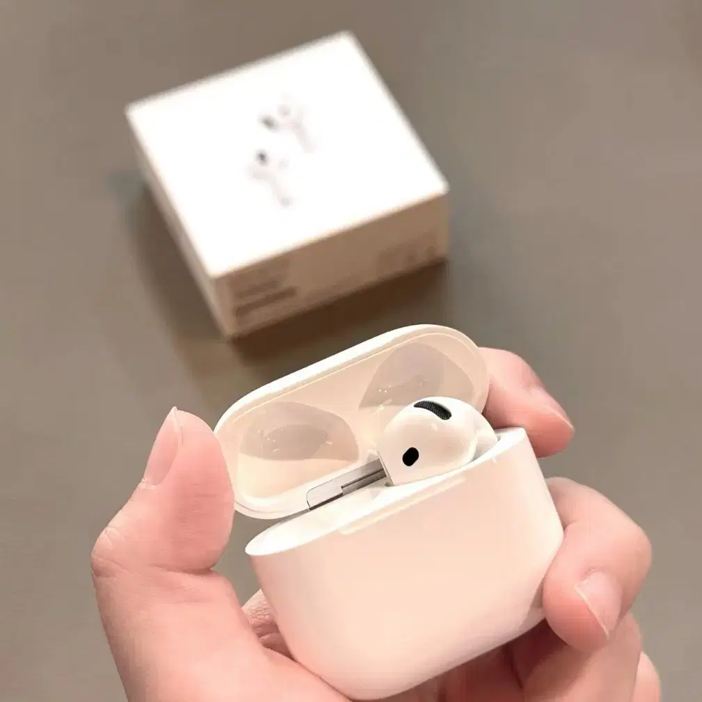 APPLE AIRPODS 4세대 반 인이어 노이즈 감소 헤드폰