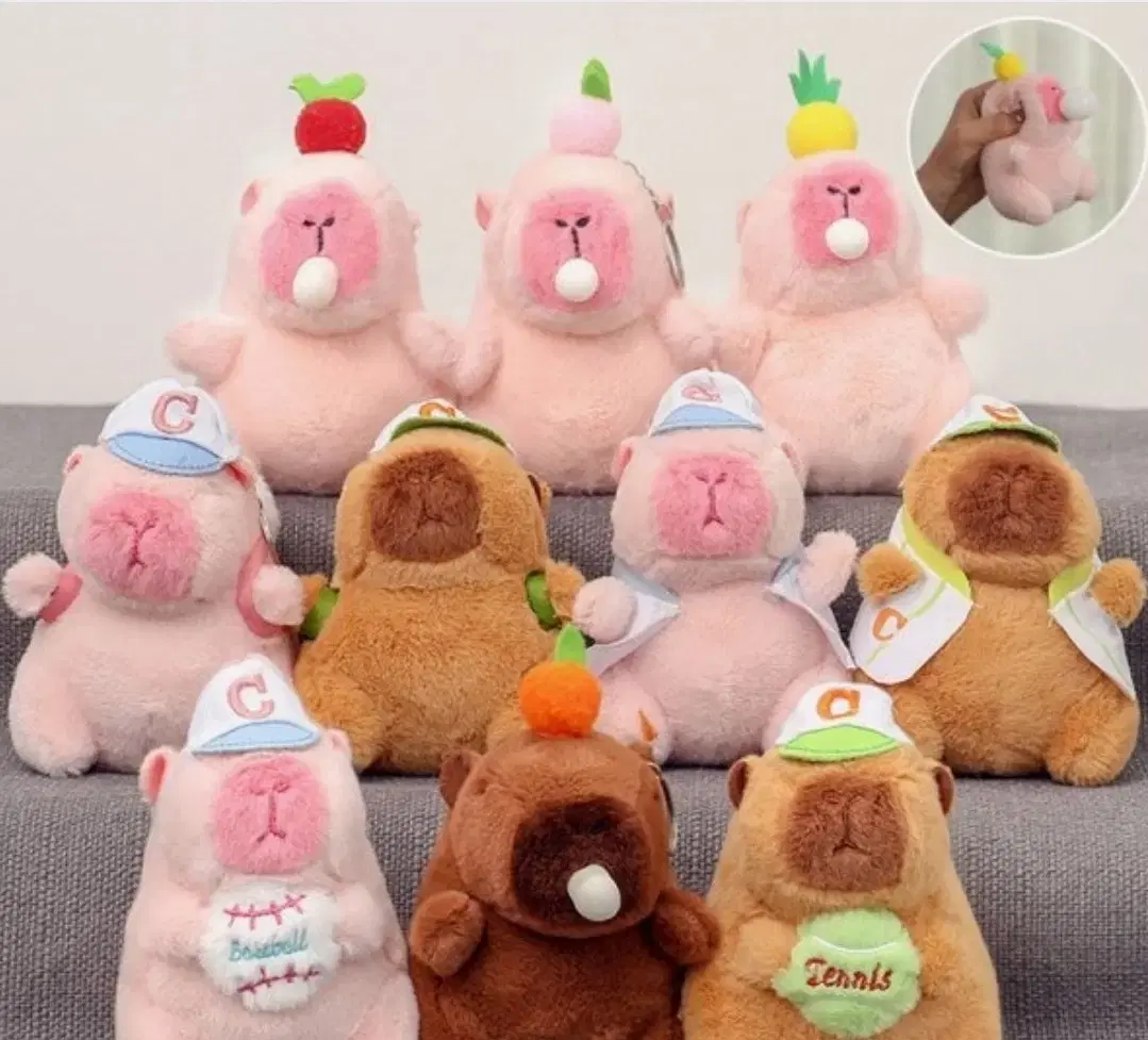 13cm bubble gum blowing capybara doll keyring