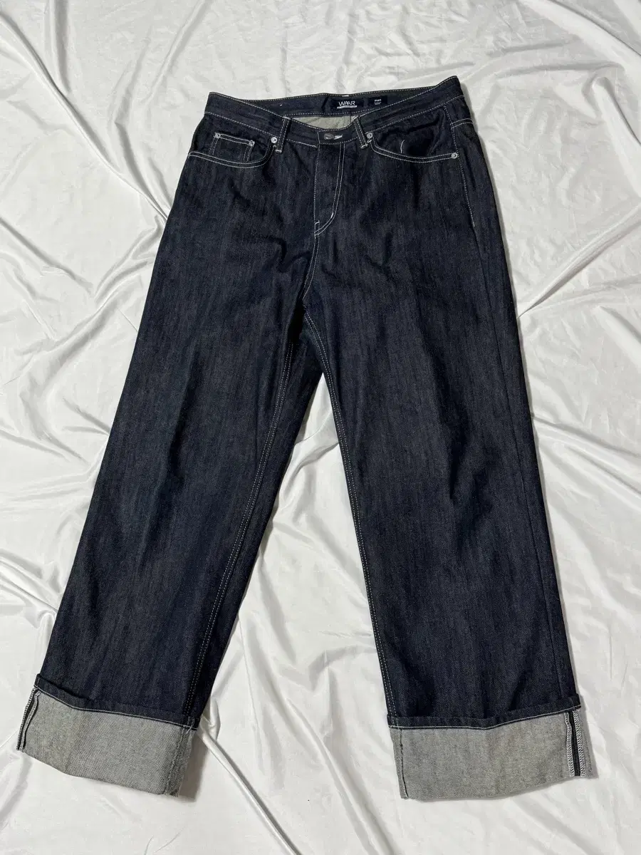 [L] WARR Rolled-up Wide Raw Edge Denim