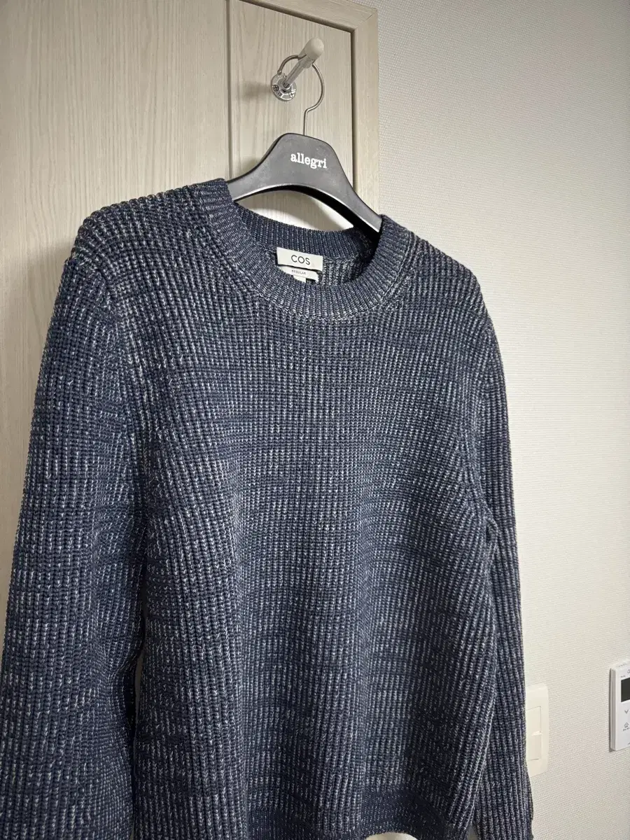 COS Course Regular Fit Two-Tone Knit Navy XL