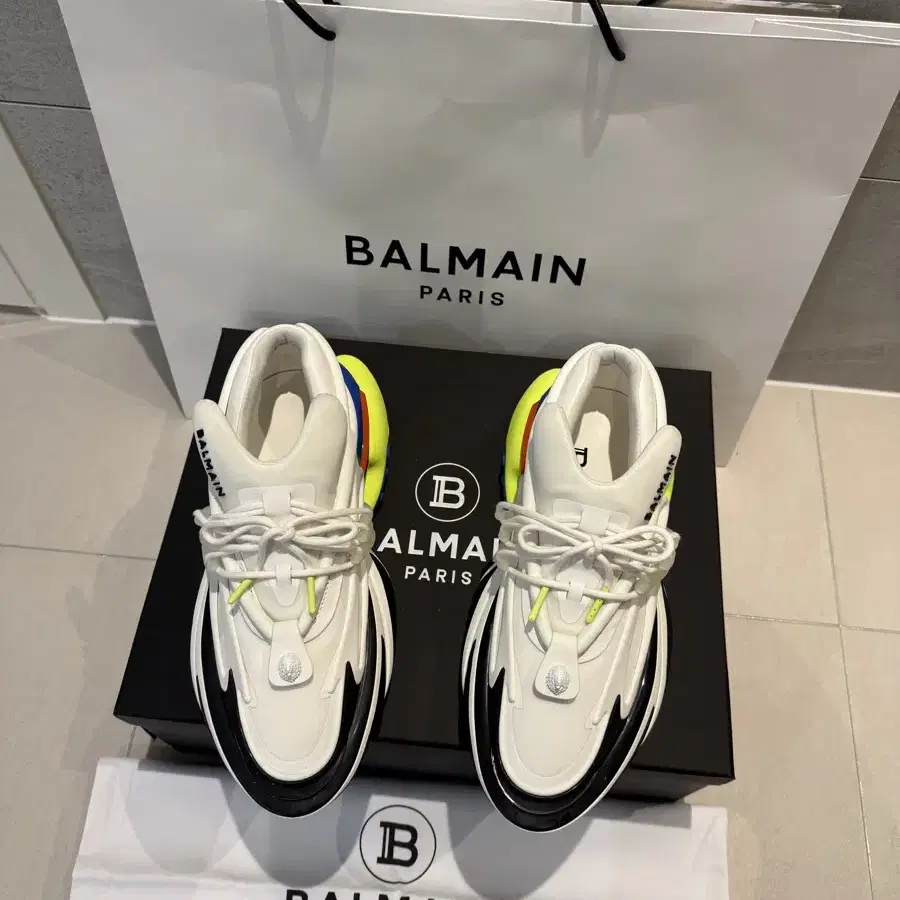 BALMAIN 발망 유니콘 로우탑 스니커즈 41사이즈(260mm) 백화점