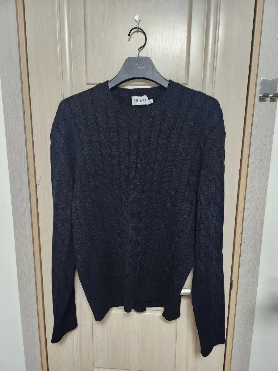 Mago Cable Knit XL [Black]