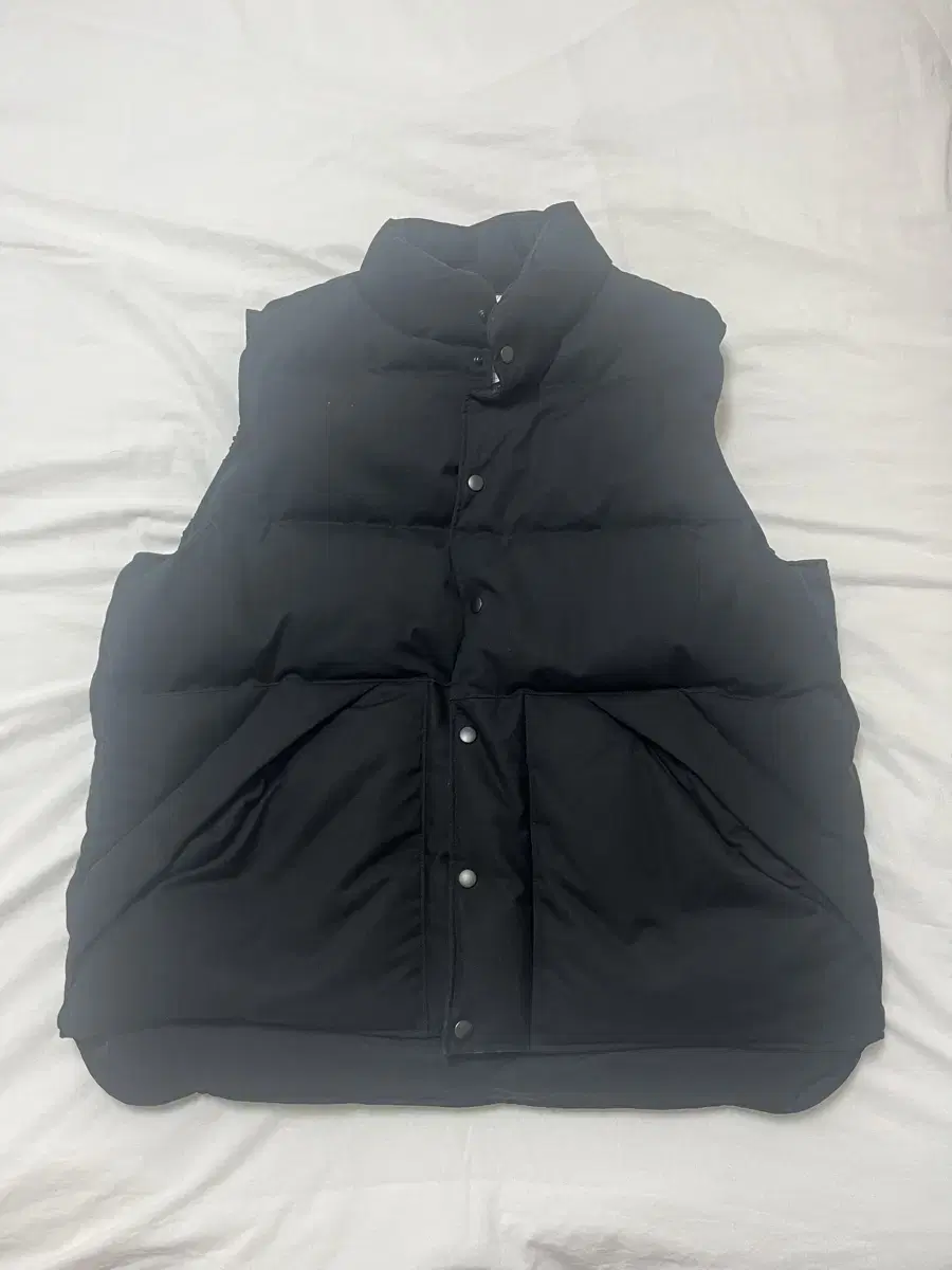 [XL] Blackout Ventilated Vest