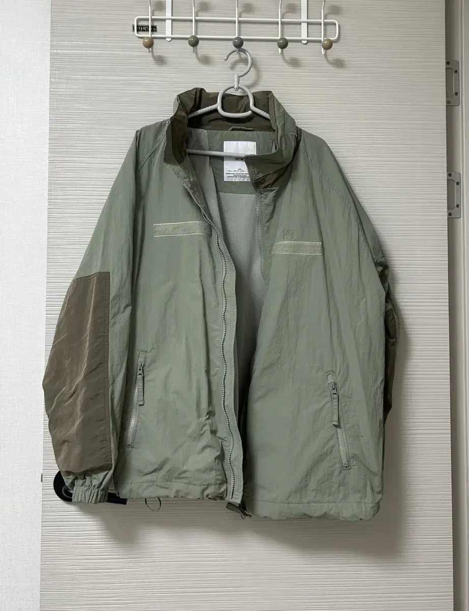 Espionage windbreaker (worn by Itaewon Klass Park Seo Jun)