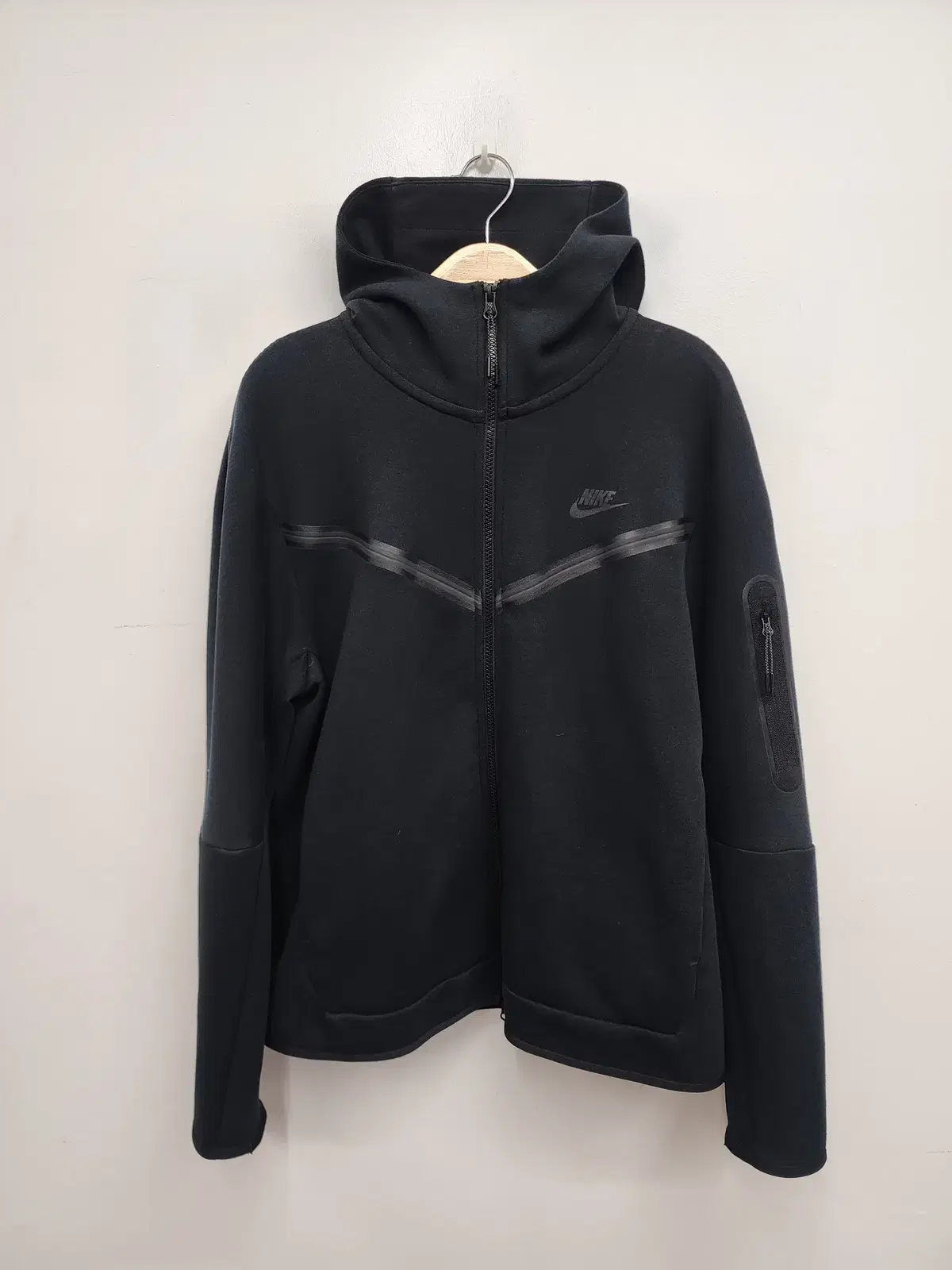 Nike Men's Hooded Zip-Up (size 105)