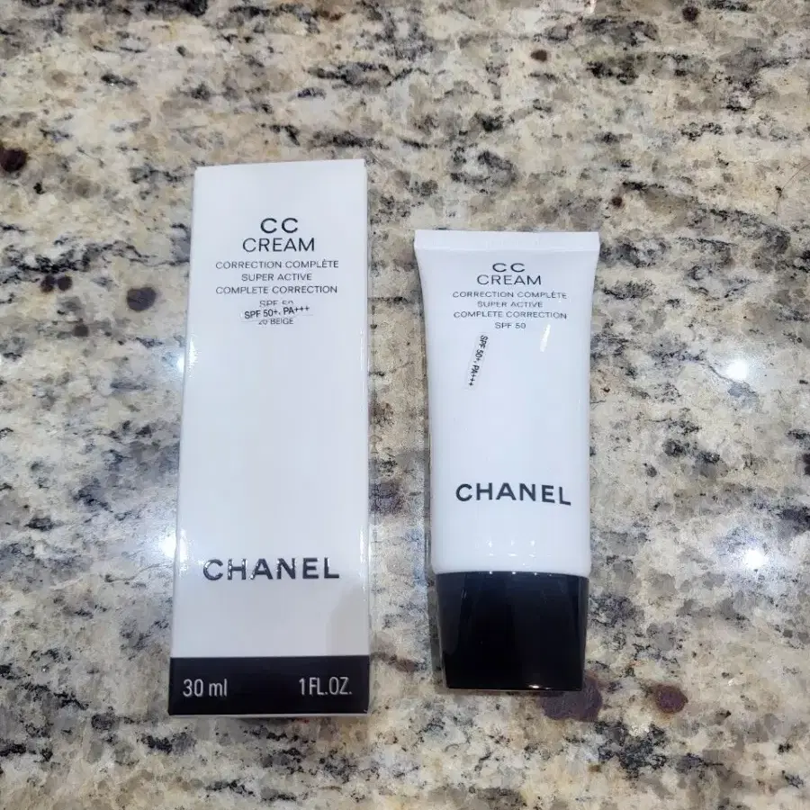 CHANEL CC크림 (20호)