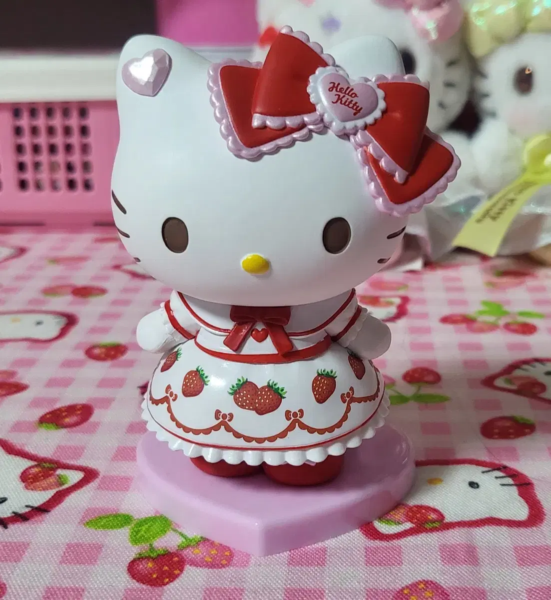 Strawberry Kitty Figures Strawberry Dress Figures