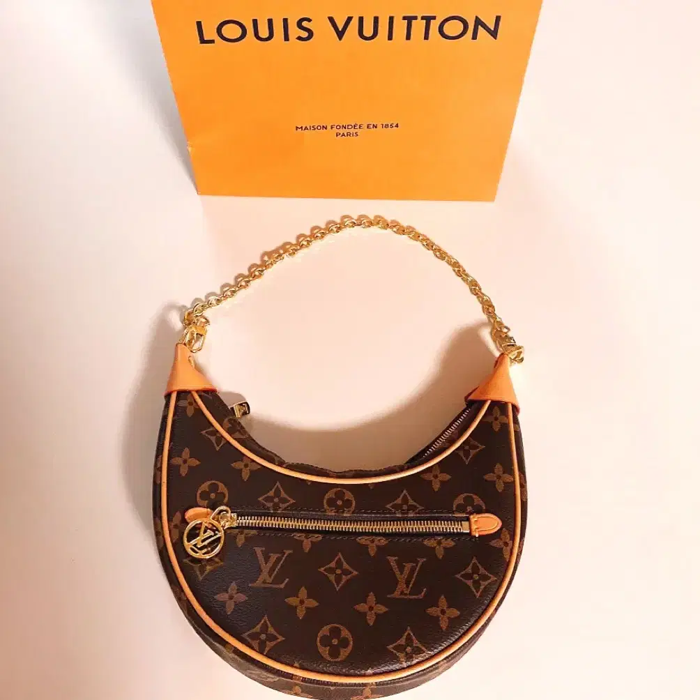 [급처!!! 새상품급] LOUIS VUITTON 루이비통 루프 화사백