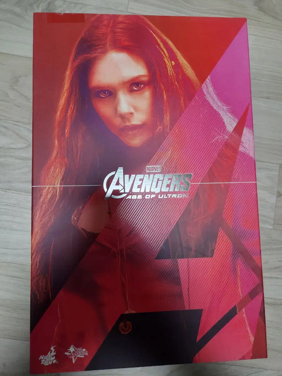 Hot Toys AOU Wanda Scarlet Witch Figure