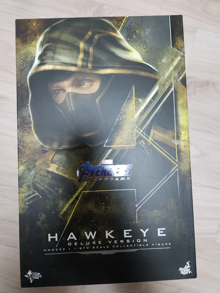 Hot Toys Endgame Hawkeye Deluxe Ronin Figure