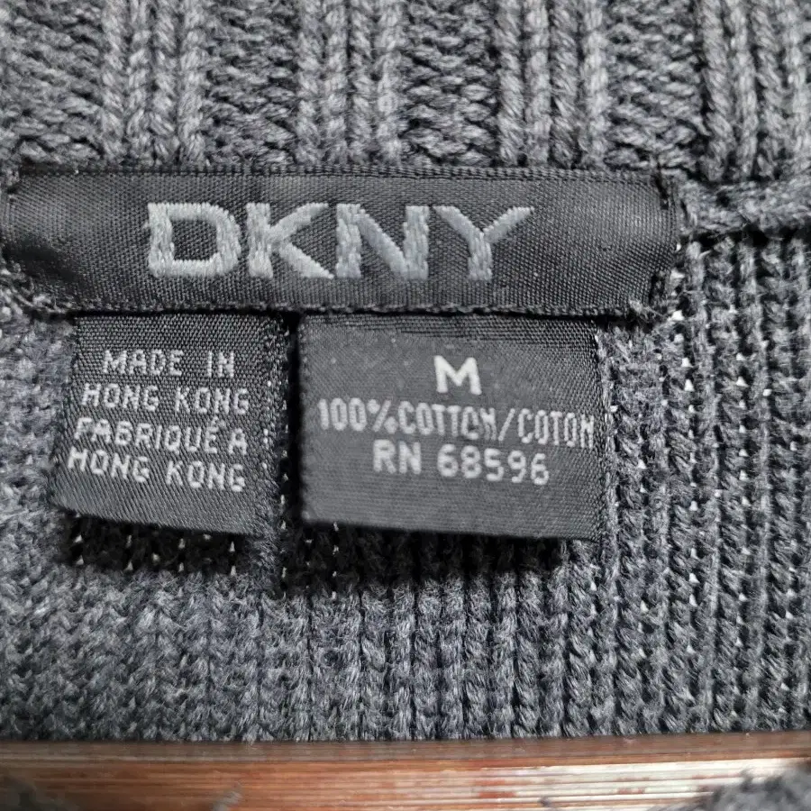 정품 DKNY 빈티지 티셔츠 사이즈 M