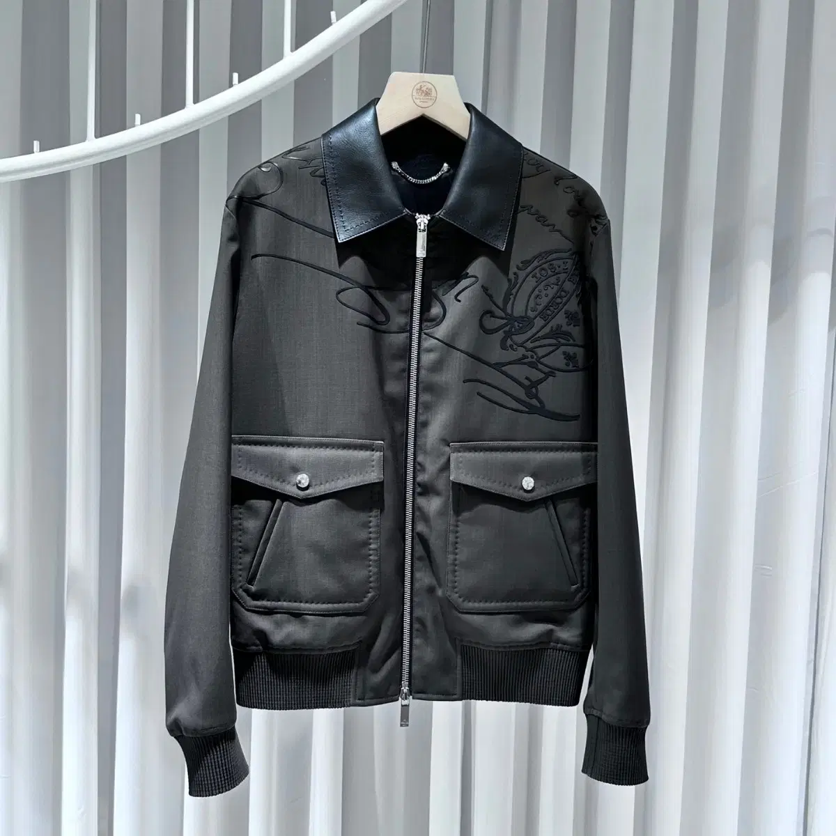 Veluti Scritto Leather Blooming Bomber Jacket / 48