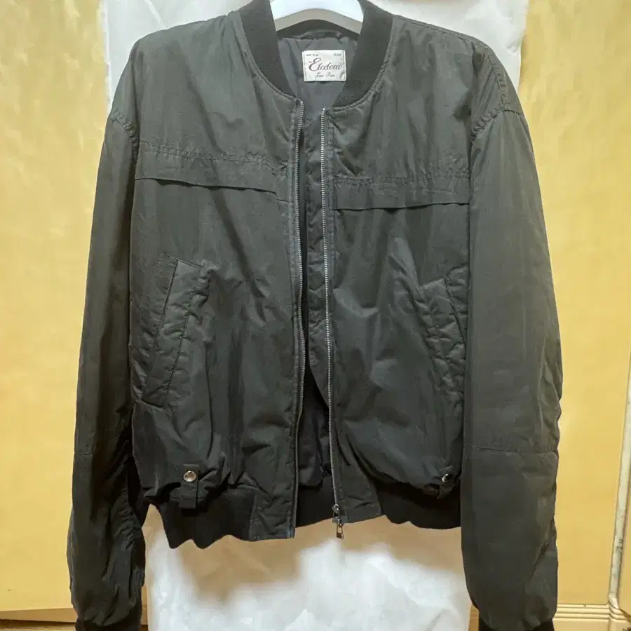 etce washed cotton bomber XL 판매합니다.