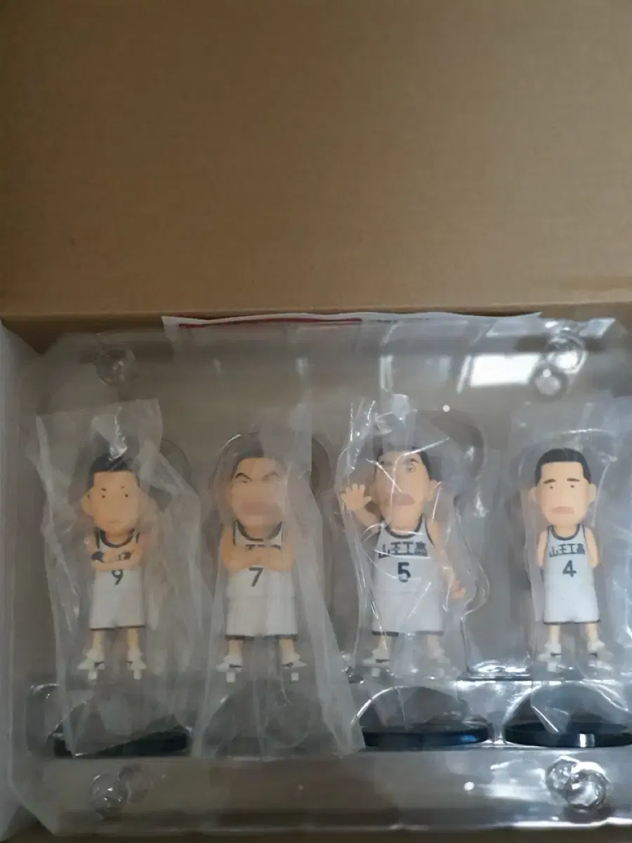 I'm selling my SLAM DUNK King San figure full set (Secure Payment)