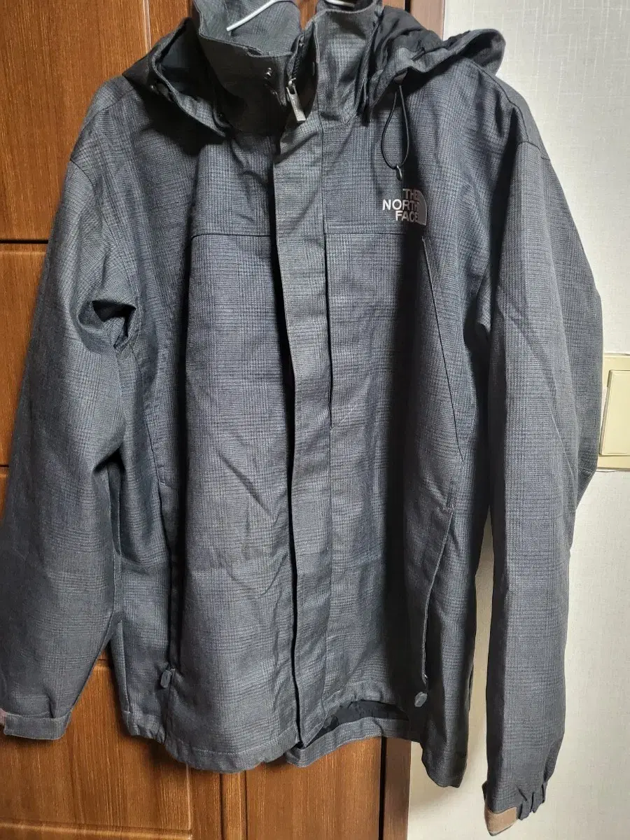 The North Face Plaid Jacket(95)