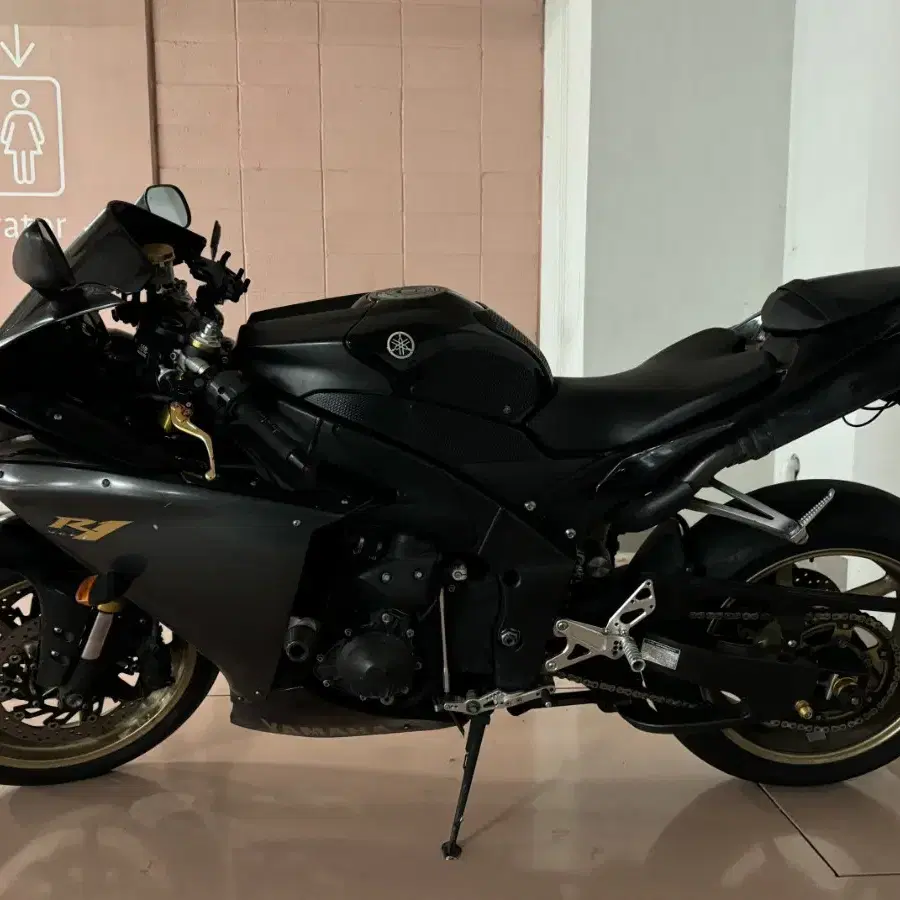 야마하 YZF R1