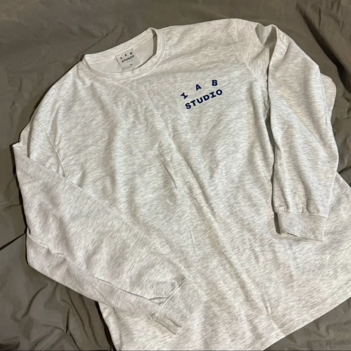 (XL) iApp Studio Long Sleeve - Light Gray