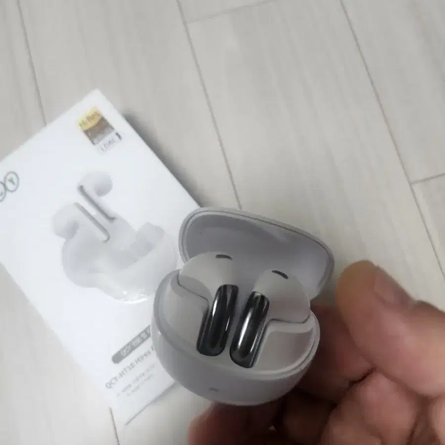 qcy ht10 ailybuds pro + 블루투스 이어폰 판매합니다.