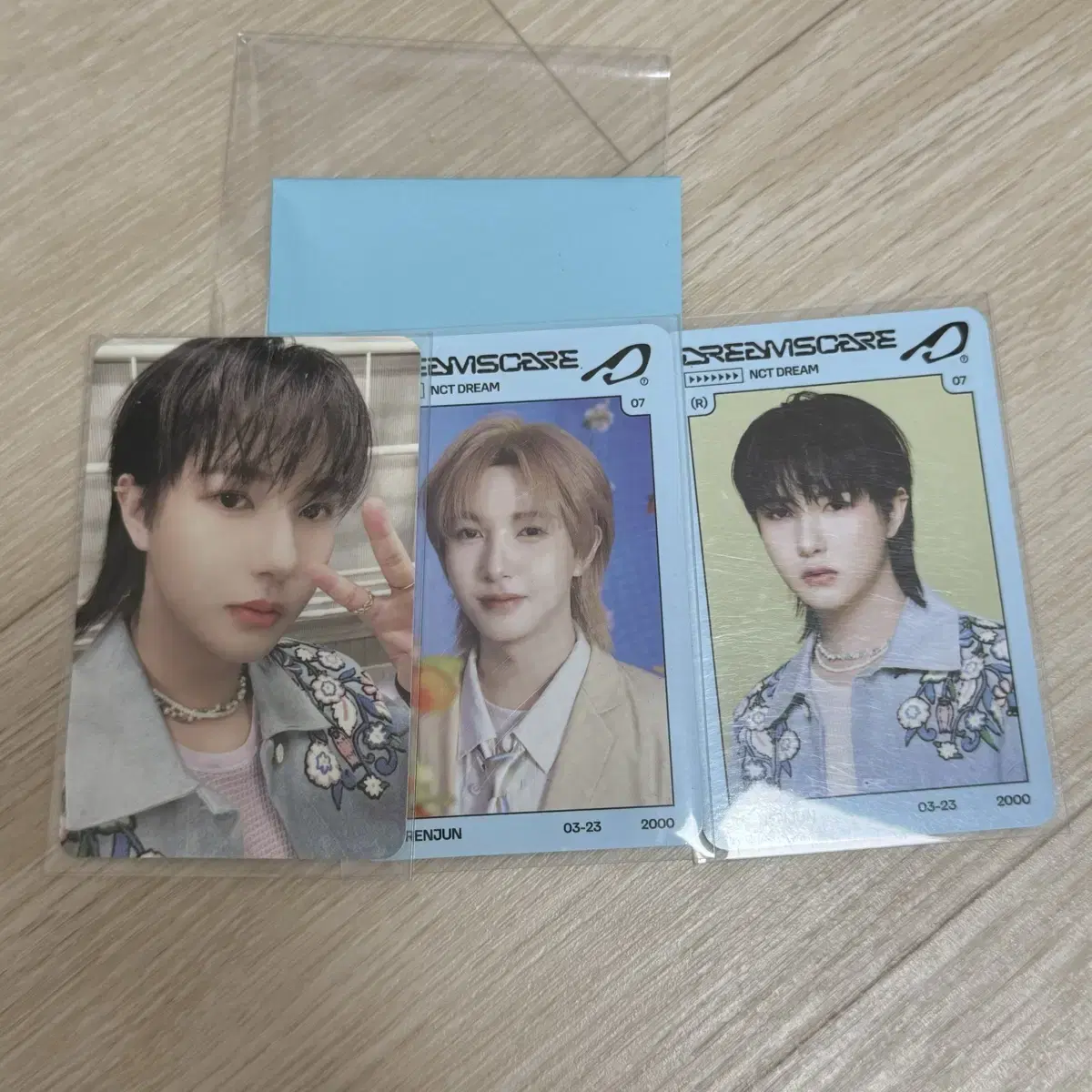 Sells Dreamscape Dreamfinder Random Photocards nct dream 