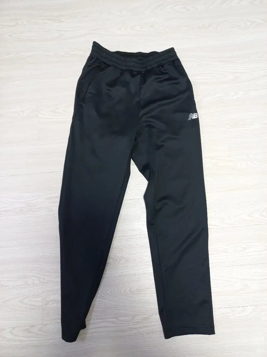 New Balance Gaeul Sweatpants L