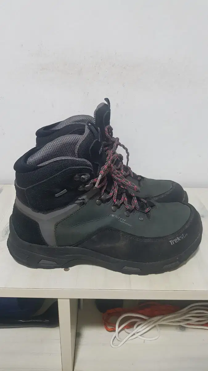 택포 250~255 정품 트렉스타 GORE-TEX 트레킹 중등산화!