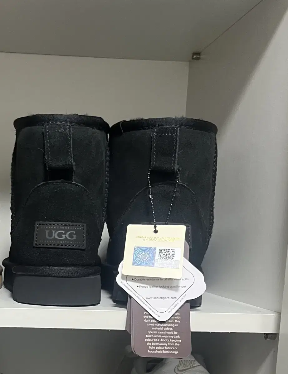 호주어그(ugg) 클래식 미니 블랙 37(230-235)