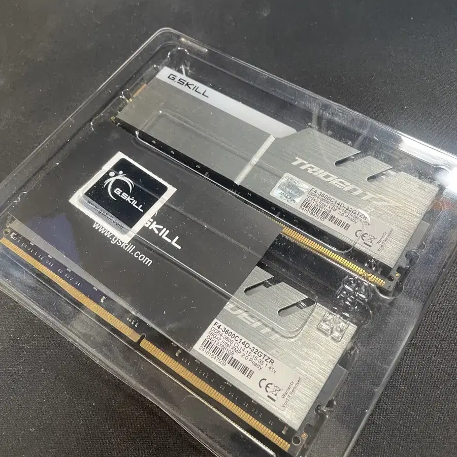 지스킬 DDR4 CL14 3600 32G팝니다