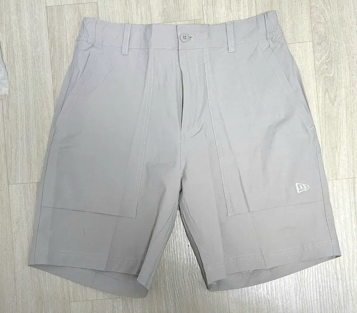 New Era Golf Tech Woven Short Pants Beige (31-33 inches) New