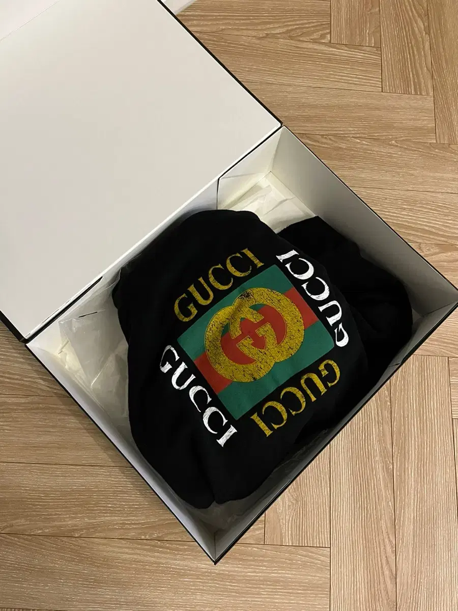 Gucci Vintage Logo Hoodie Size L