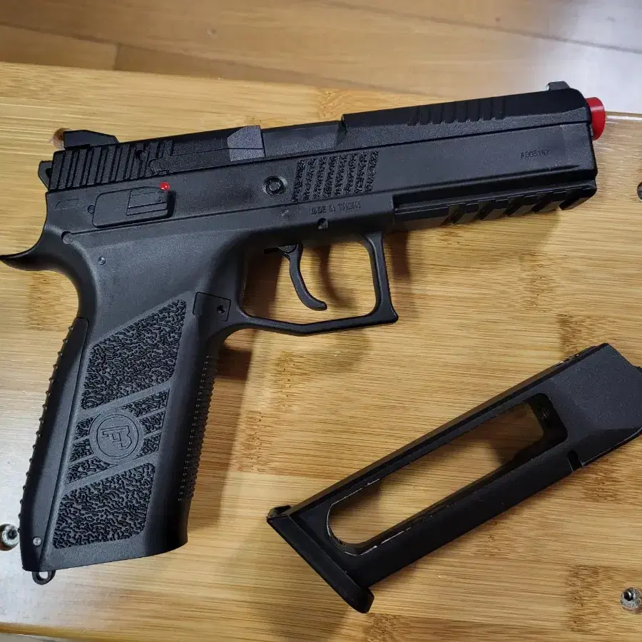 kjw cz p09