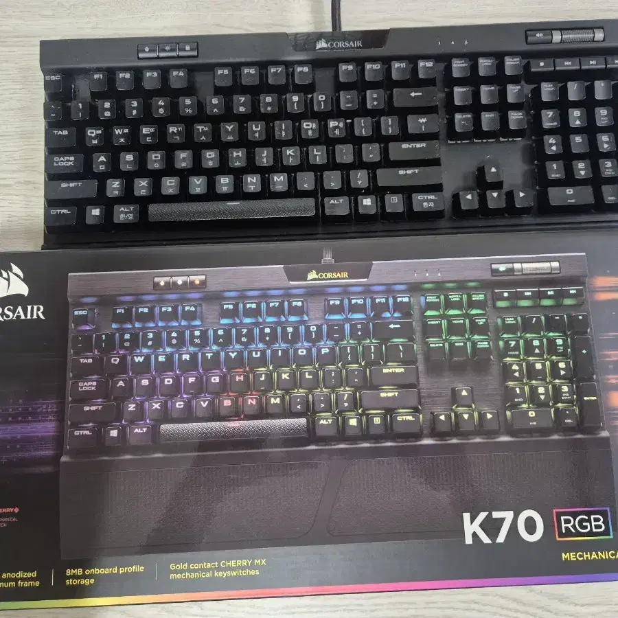 커세어 K70 MK2  RGB 적축 키보드