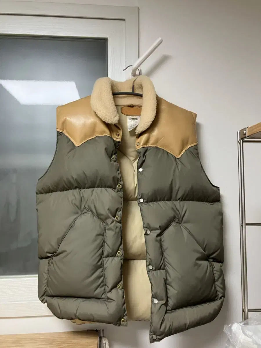 Rocky Mountain Feeder Bed Padded Vest.