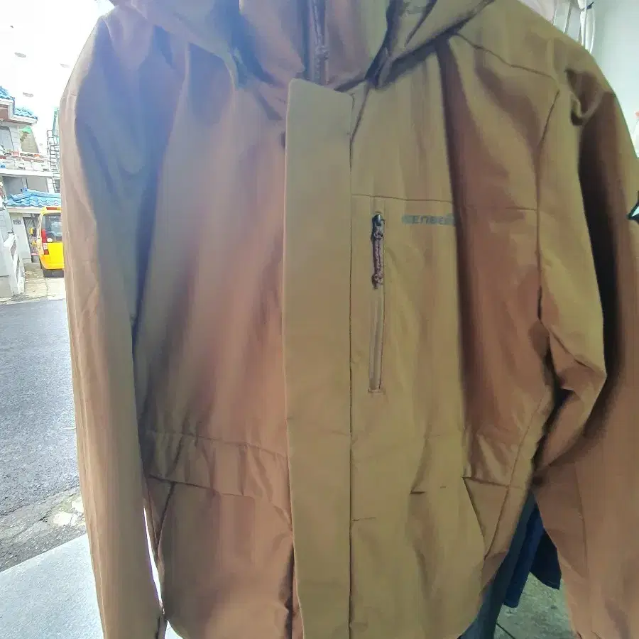 NEPA ISENBERG 패딩 100