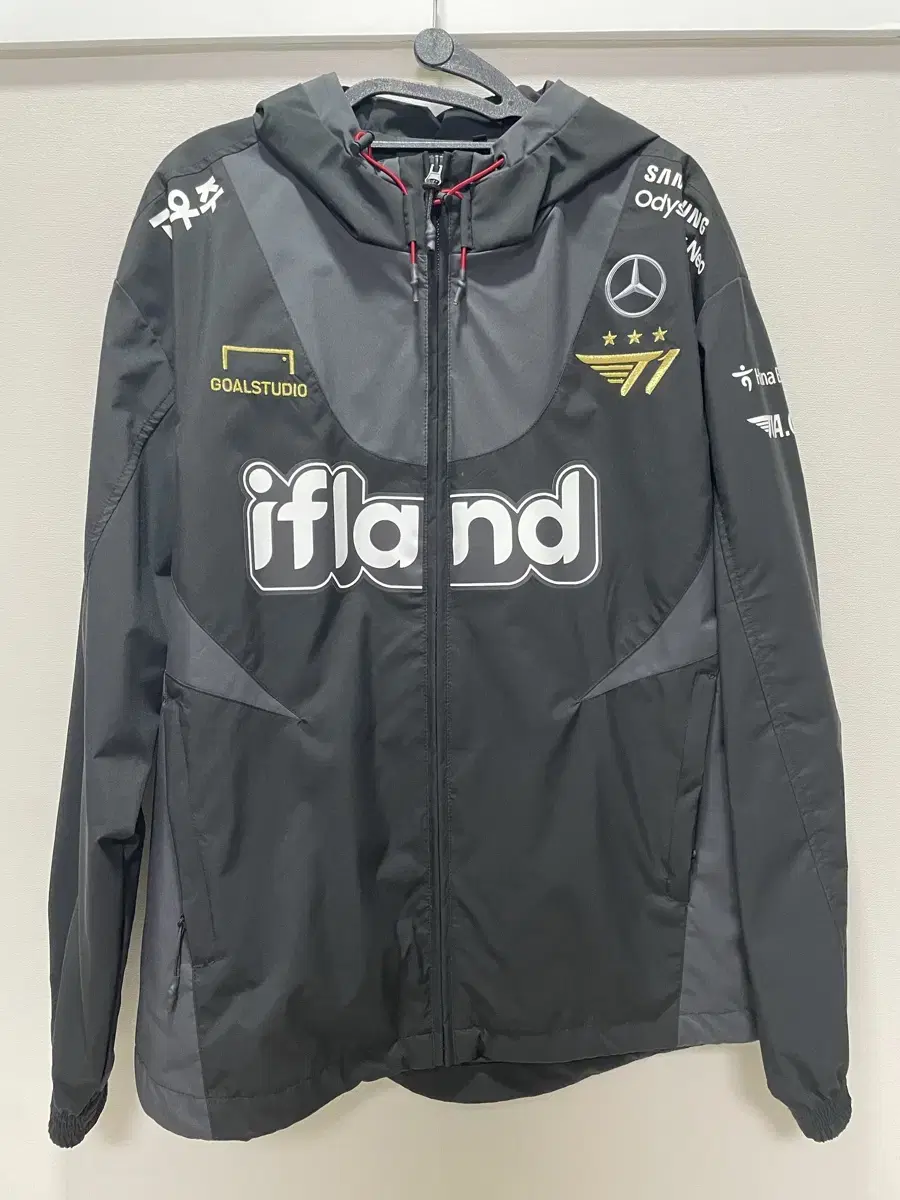 T1 2023 Worlds Jacket Size L Sells