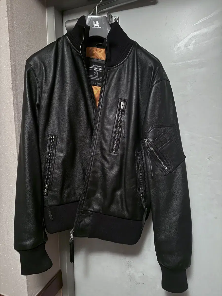 [L/52] Miltek Flight Leather Jacket Black