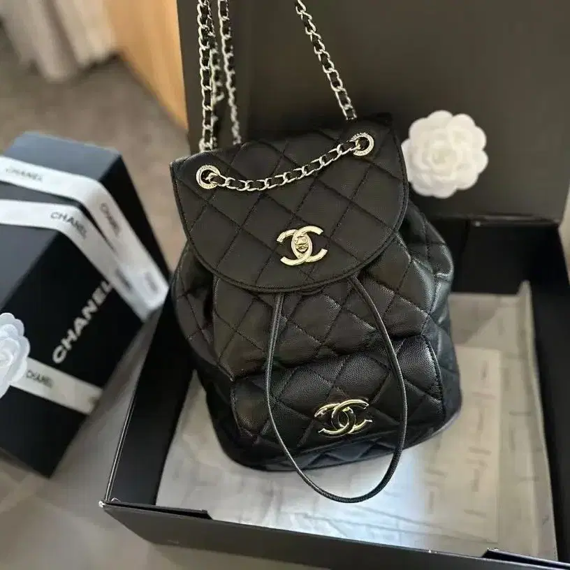 CHANEL 듀마 중형 스트랩백 가죽 숄더백 백팩 여성용 검은색