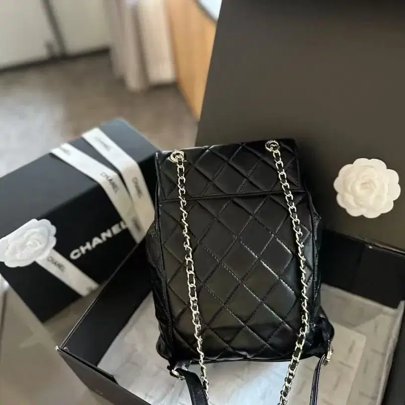 CHANEL 듀마 중형 스트랩백 가죽 숄더백 백팩 여성용 검은색