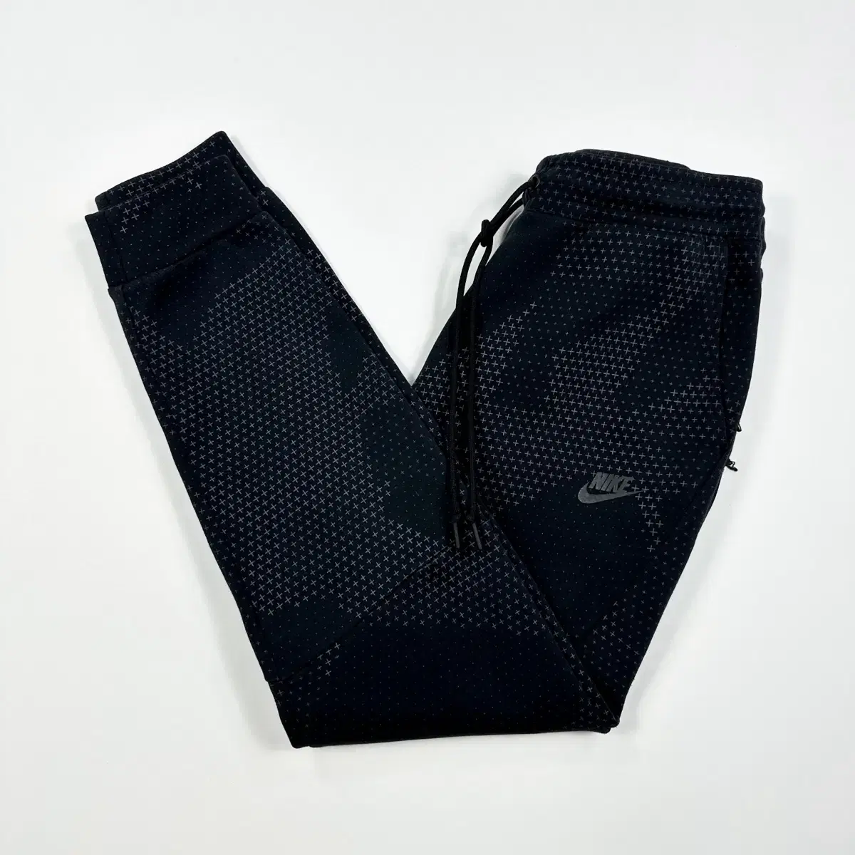 (L) Nike Patterned Techpack Training Jogger Pants Black