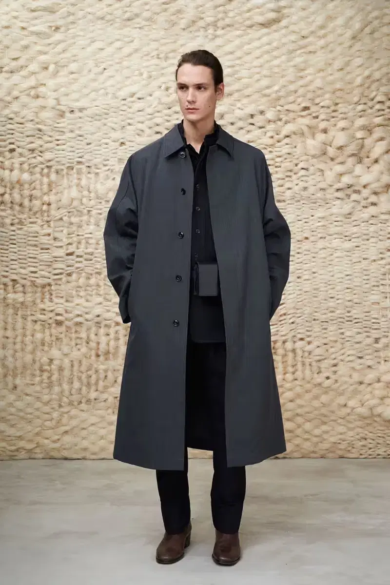 Military overcoat on the Lemerre AW20 runway