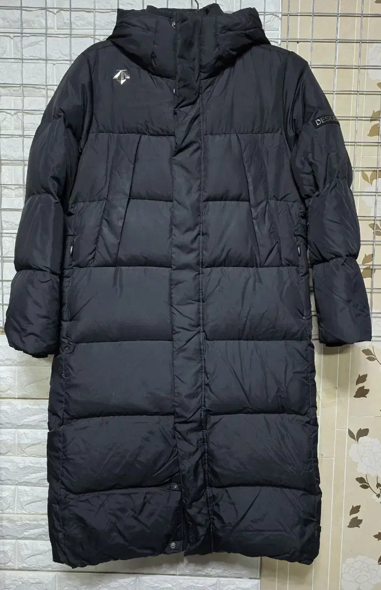 (90) Descent Men's Down Long Puffer Black