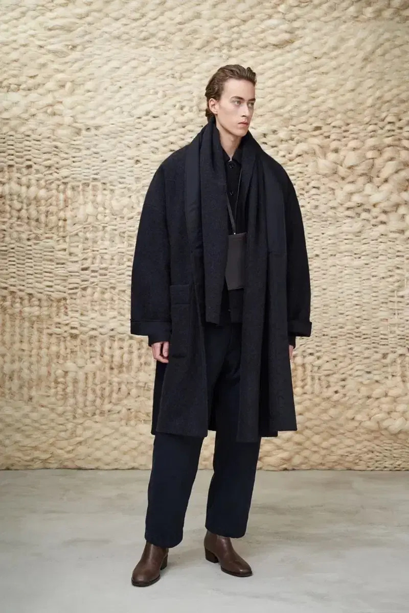 L'Hermès AW20 Runway Kimono Coat Black