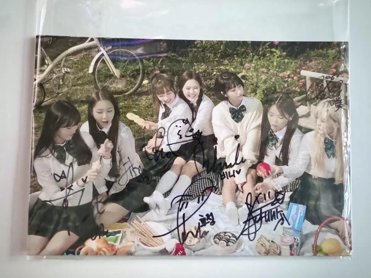 Oh My Girl Organization sign postcard wts (Season's Greetings 2017)