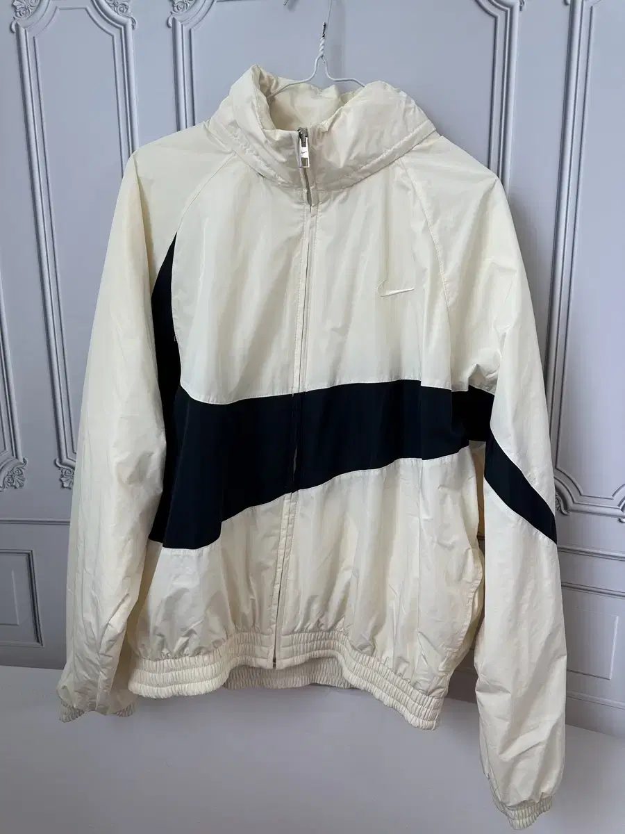 Nike Big Swoosh Woven Windbreaker Jacket Zip Up