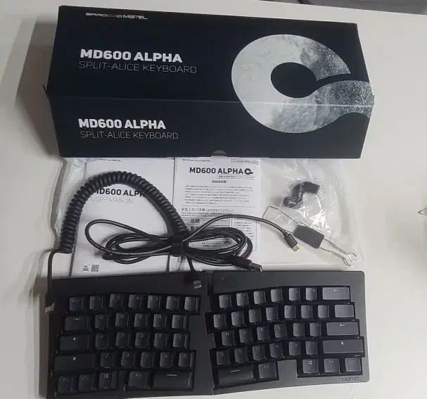 Mistel 인체공학미니 키보드 MD600 ALPHA 적축