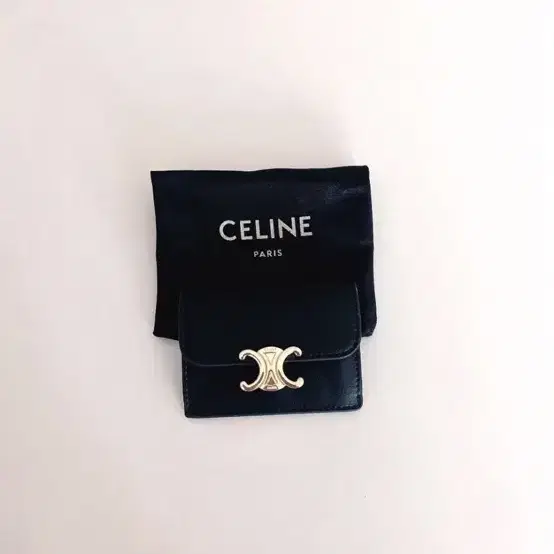 [급처!!! 거의 새상품] CELINE 셀린느 트리옹프 카드지갑