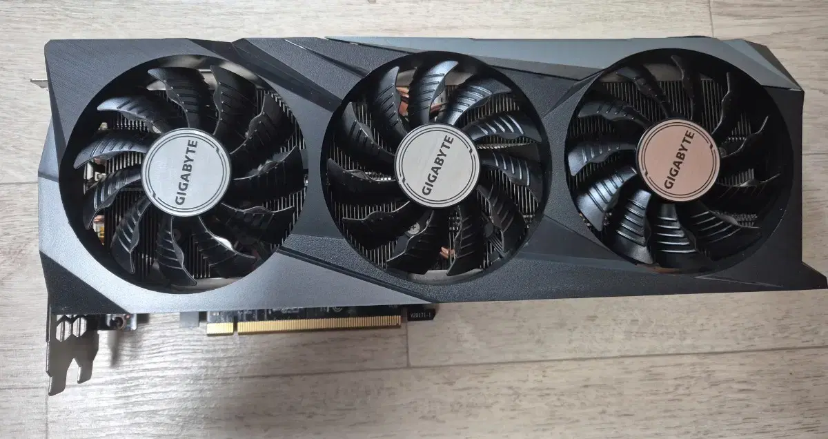 기가바이트 RX6900XT