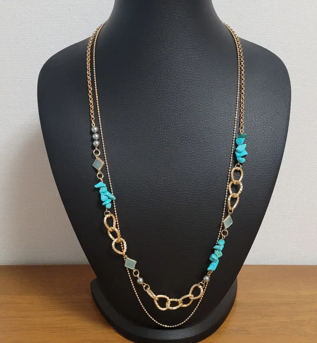 [blingjungwon] Turquoise mother of pearl layered chain necklace set of 2